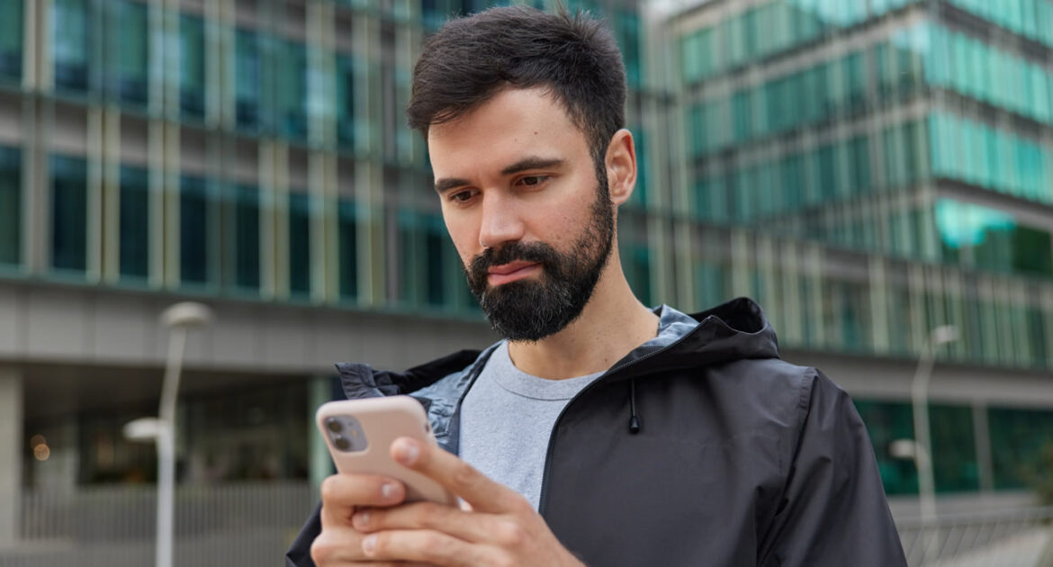 Plongez dans l'univers de la musique électronique avec l'application iOS d'Electro Radio